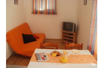 Hrvaška Privát Kaštel Novi, Eksterier